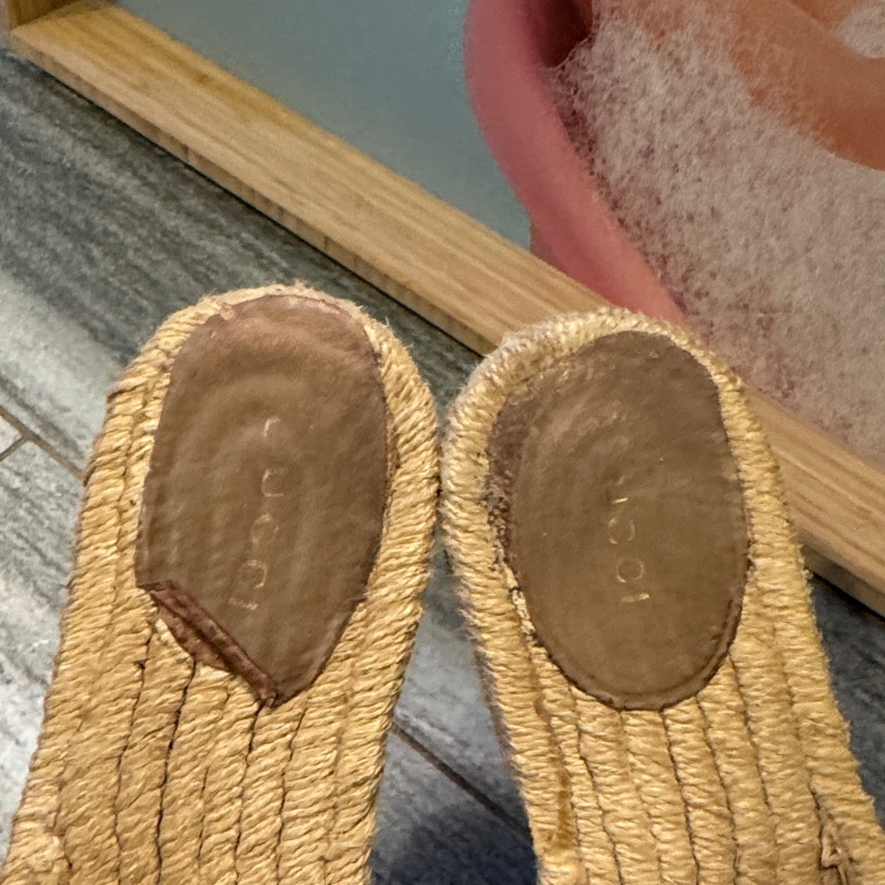 Gucci Brown Espadrilles with Gold Logo - Picture 4 of 5